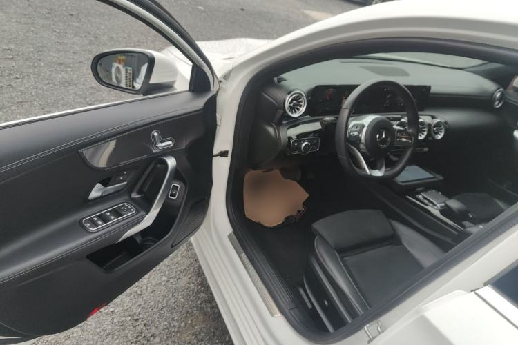 Used Mercedes-Benz A-Class 2022 Revised Version A 200 L Sport Sedan Fashionable Style Driver Seat