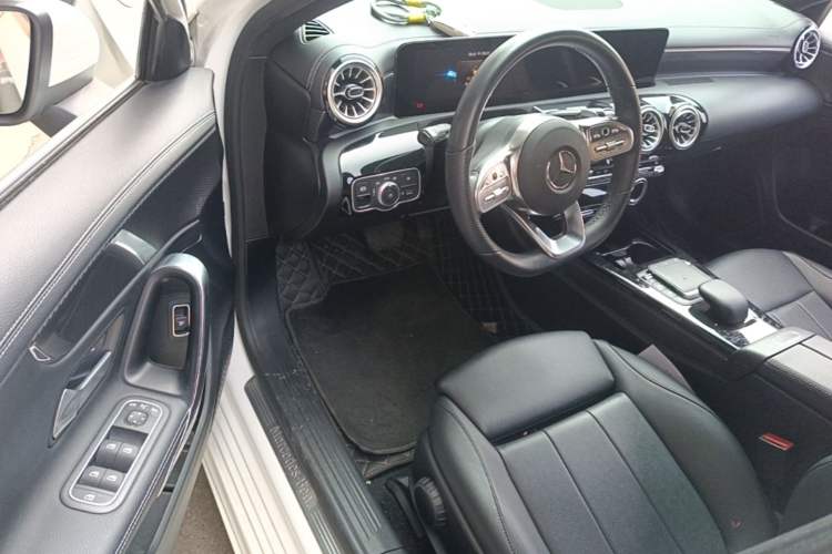 Used Mercedes-Benz A-Class 2022 Restyled A 200 L Sport Sedan Fashion Version Driver Seat