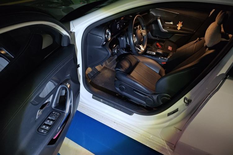 Used Mercedes-Benz A-Class 2022 Restyled A 200 L Sport Sedan Fashion Version Driver Seat