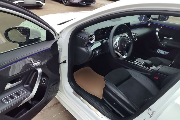 Used Mercedes-Benz A-Class 2022 Revised Version A 200 L Sport Sedan Fashionable Style Driver Seat