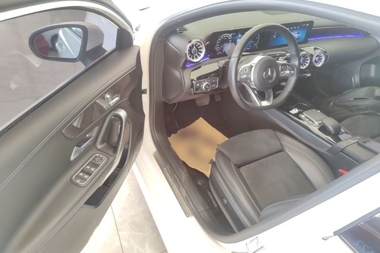 Used Mercedes-Benz A-Class 2022 Revised Version A 200 L Sport Sedan Fashionable Style Driver Seat