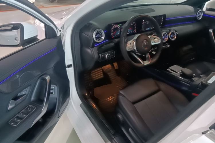Used Mercedes-Benz A-Class 2022 Second Facelift A 200 L Sport Sedan Fashion Version Driver Seat
