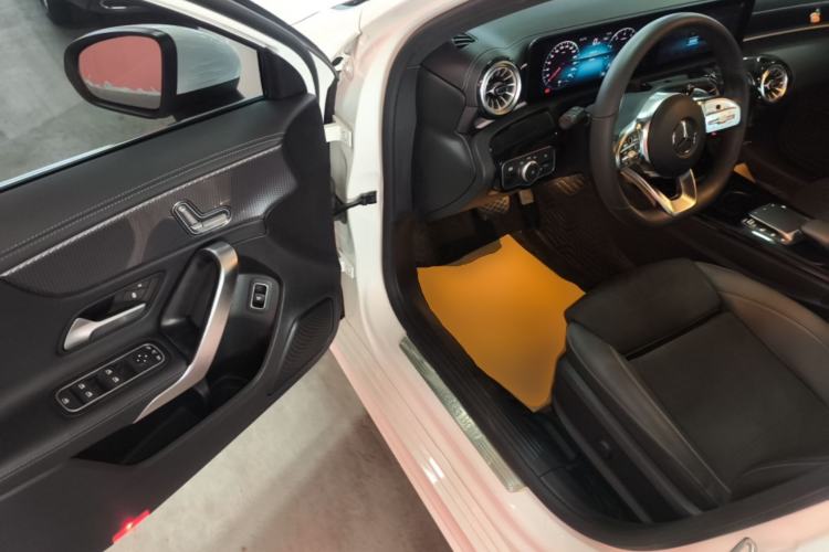 Used Mercedes-Benz A-Class 2022 Revised Version A 200 L Sport Sedan Fashionable Style Driver Seat