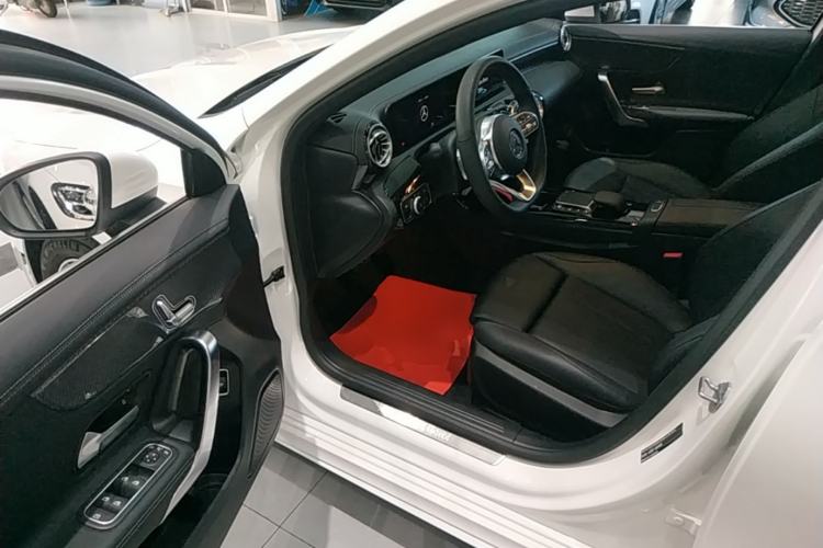 Used Mercedes-Benz A-Class 2022 Second Facelift A 200 L Sport Sedan Fashion Version Driver Seat
