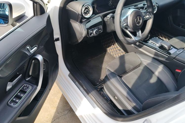 Used Mercedes-Benz A-Class 2022 Revised Version A 200 L Sport Sedan Fashionable Style Driver Seat