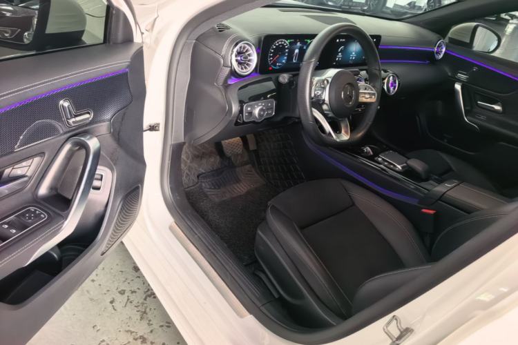 Used Mercedes-Benz A-Class 2022 Second Facelift A 200 L Sport Sedan Fashion Version Driver Seat