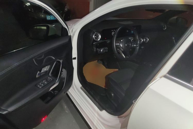 Used Mercedes-Benz A-Class 2022 Second Facelift A 200 L Sport Sedan Fashion Version Driver Seat