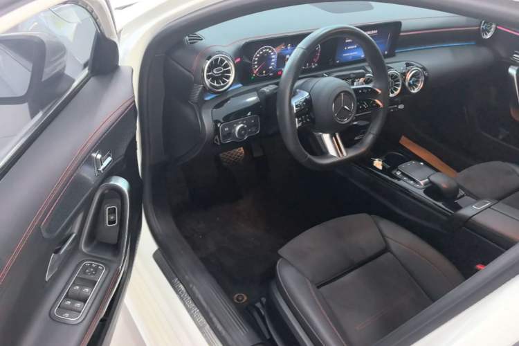 Used Mercedes-Benz A-Class 2022 Revised Version A 200 L Sport Sedan Fashionable Style Driver Seat