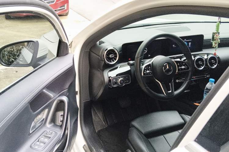 Used Mercedes-Benz A-Class 2022 Restyled A 200 L Sport Sedan Fashion Version Driver Seat