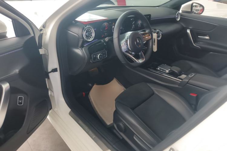 Used Mercedes-Benz A-Class 2022 Second Facelift A 200 L Sport Sedan Fashion Version Driver Seat