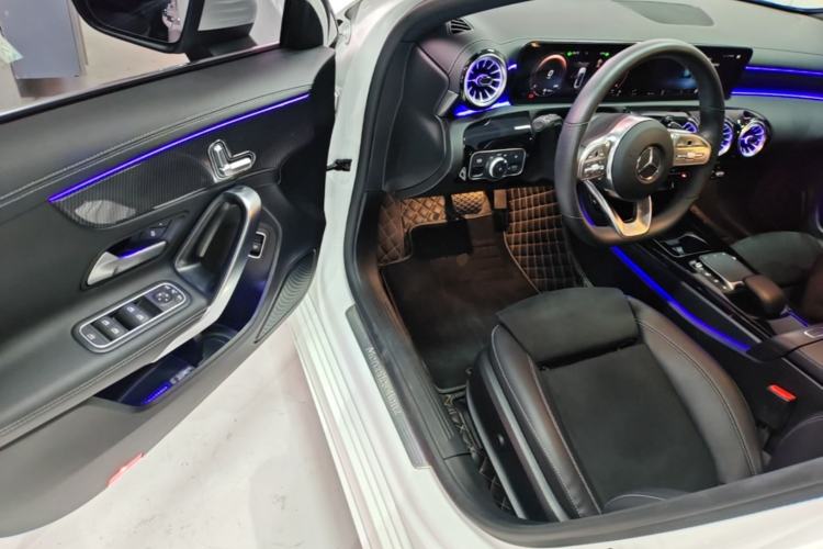 Used Mercedes-Benz A-Class 2022 Revised Version A 200 L Sport Sedan Fashionable Style Driver Seat