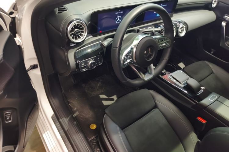Used Mercedes-Benz A-Class 2022 Revised Version A 200 L Sport Sedan Fashionable Style Driver Seat