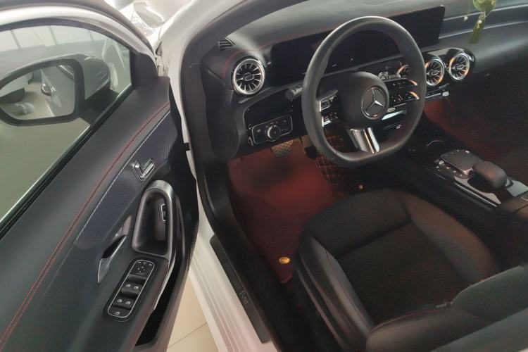 Used Mercedes-Benz A-Class 2022 Revised Version A 200 L Sport Sedan Fashionable Style Driver Seat