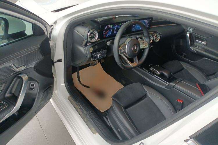 Used Mercedes-Benz A-Class 2022 Revised Version A 200 L Sport Sedan Fashionable Style Driver Seat
