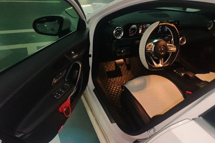 Used Mercedes-Benz A-Class 2022 Revised Version A 200 L Sport Sedan Fashionable Style Driver Seat