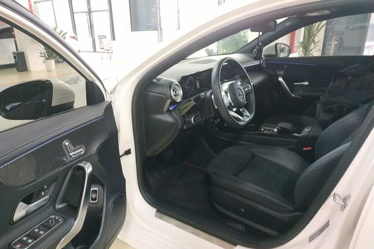 Used Mercedes-Benz A-Class 2022 Revised Version A 200 L Sport Sedan Fashionable Style Driver Seat
