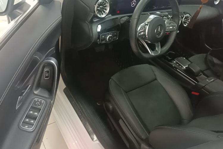 Used Mercedes-Benz A-Class 2022 Second Facelift A 200 L Sport Sedan Fashion Version Driver Seat