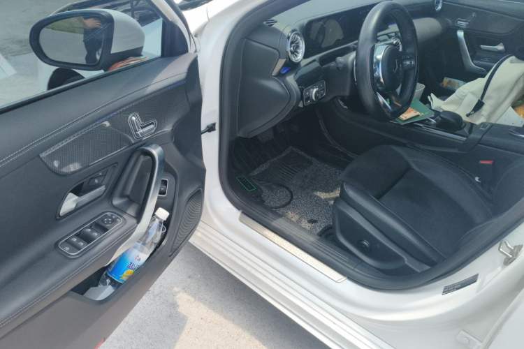 Used Mercedes-Benz A-Class 2022 Second Facelift A 200 L Sport Sedan Fashion Version Driver Seat