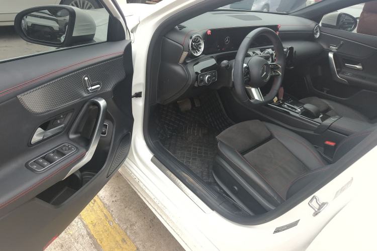 Used Mercedes-Benz A-Class 2022 Revised Version A 200 L Sport Sedan Fashionable Style Driver Seat