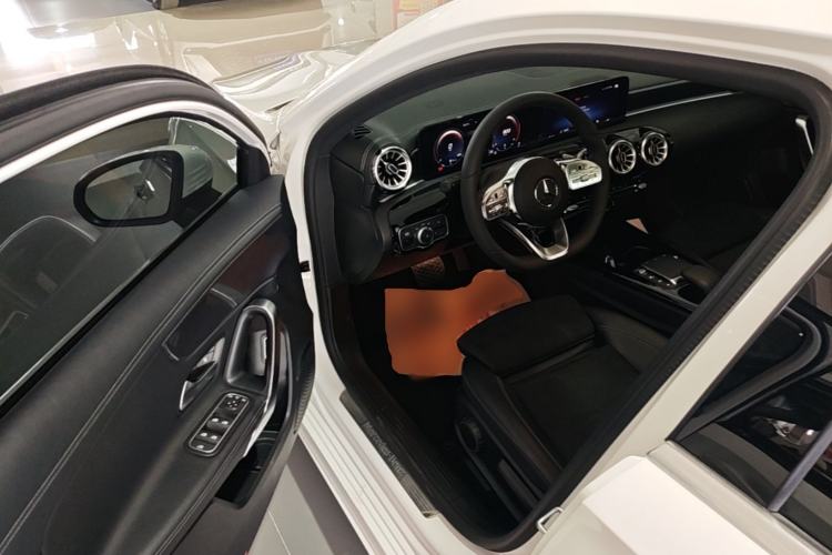 Used Mercedes-Benz A-Class 2022 Second Facelift A 200 L Sport Sedan Fashion Version Driver Seat