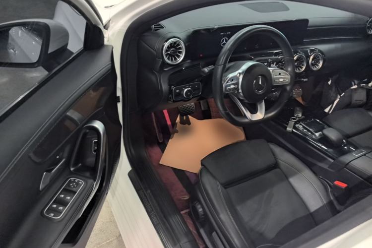 Used Mercedes-Benz A-Class 2022 Second Facelift A 200 L Sport Sedan Fashion Version Driver Seat