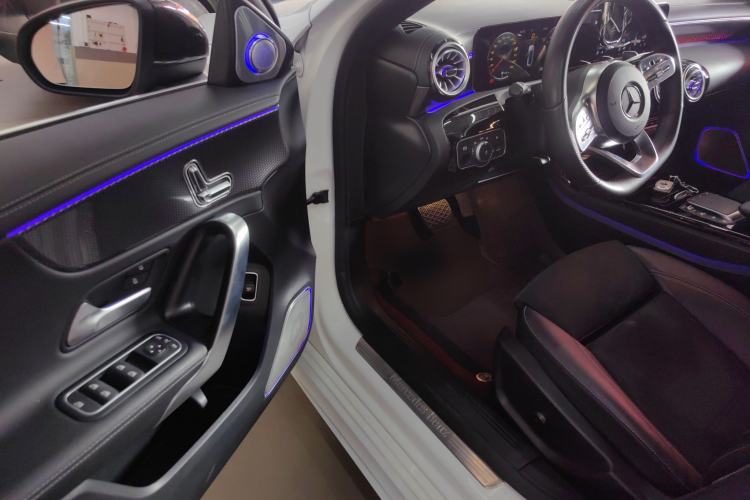 Used Mercedes-Benz A-Class 2022 Second Facelift A 200 L Sport Sedan Fashion Version Driver Seat