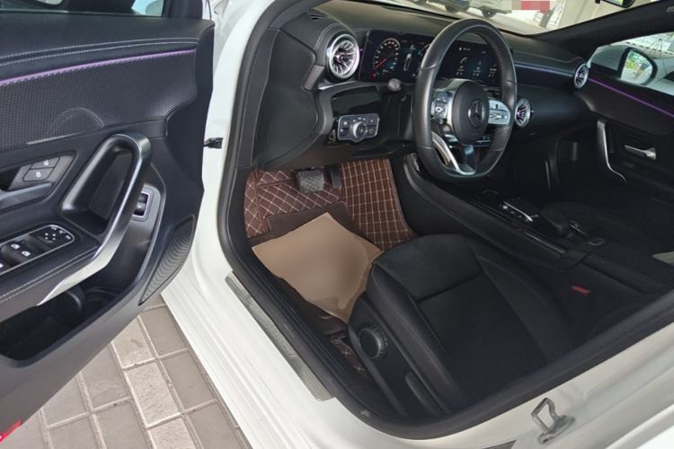 Used Mercedes-Benz A-Class 2022 Second Facelift A 200 L Sport Sedan Fashion Version Driver Seat