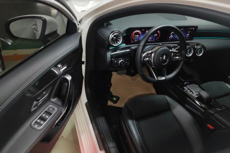 Used Mercedes-Benz A-Class 2022 Revised Version A 200 L Sport Sedan Fashionable Style Driver Seat