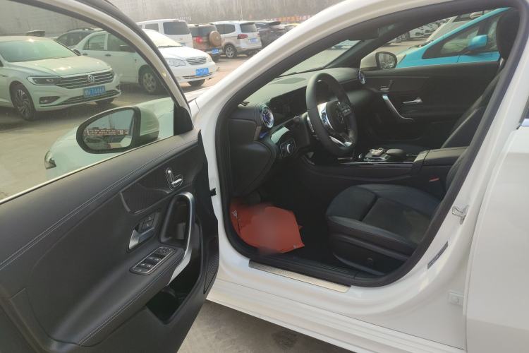 Used Mercedes-Benz A-Class 2022 Revised Version A 200 L Sport Sedan Fashionable Style Driver Seat