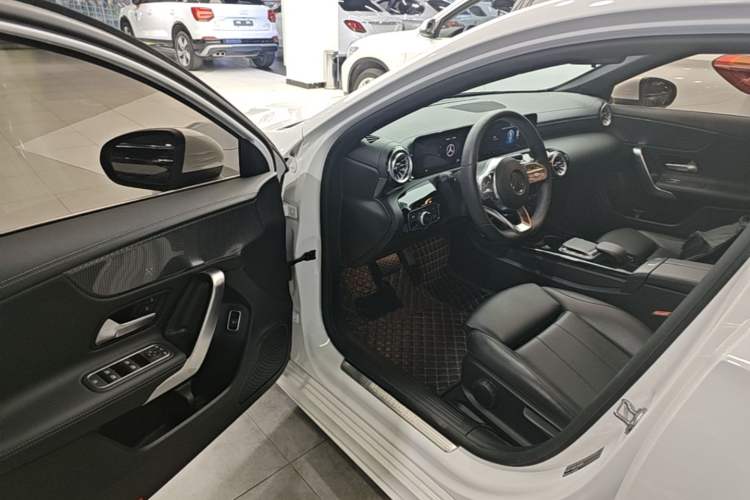 Used Mercedes-Benz A-Class 2022 Restyled A 200 L Sport Sedan Fashion Version Driver Seat