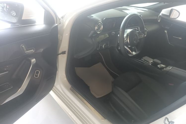Used Mercedes-Benz A-Class 2022 Second Facelift A 200 L Sport Sedan Fashion Version Driver Seat