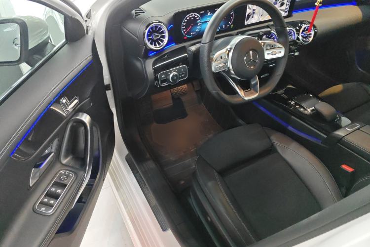 Used Mercedes-Benz A-Class 2022 Revised Version A 200 L Sport Sedan Fashionable Style Driver Seat