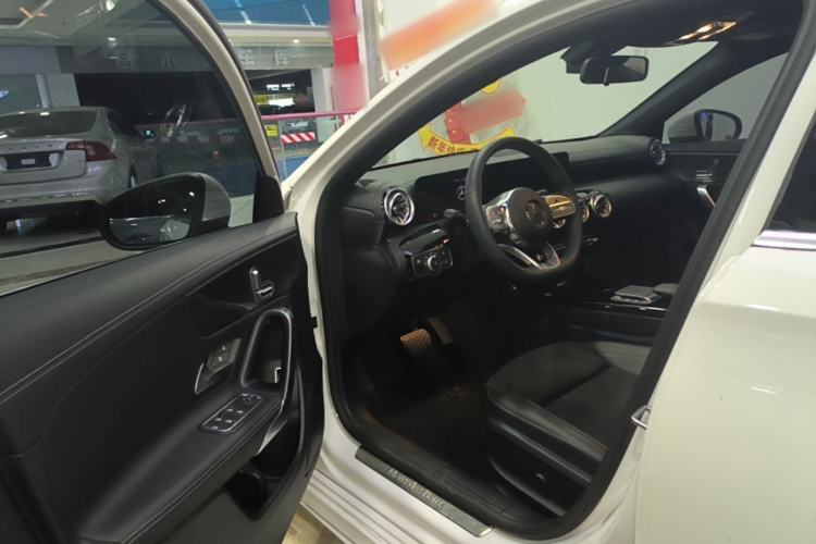 Used Mercedes-Benz A-Class 2022 Revised Version A 200 L Sport Sedan Fashionable Style Driver Seat