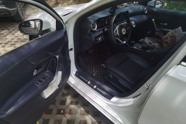 Used Mercedes-Benz A-Class 2022 Second Facelift A 200 L Sport Sedan Fashion Version Driver Seat