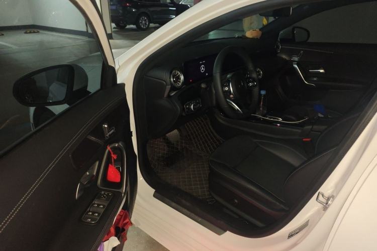 Used Mercedes-Benz A-Class 2022 Second Facelift A 200 L Sport Sedan Fashion Version Driver Seat