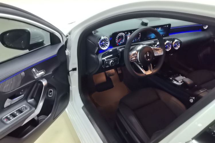 Used Mercedes-Benz A-Class 2022 Revised Version A 200 L Sport Sedan Fashionable Style Driver Seat