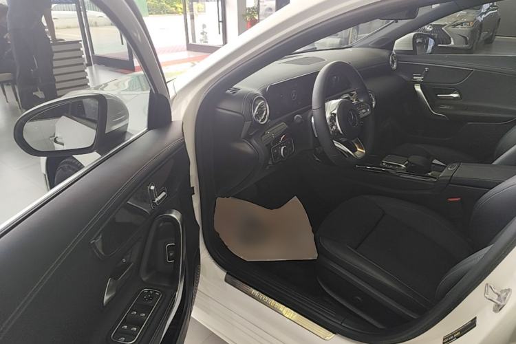 Used Mercedes-Benz A-Class 2022 Revised Version A 200 L Sport Sedan Fashionable Style Driver Seat