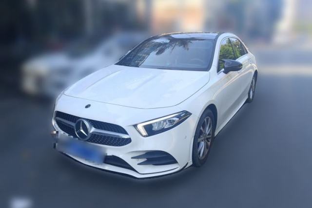 Ojetý Mercedes-Benz A-Class 2022 A 200 L Sport Sedan Dynamic Model