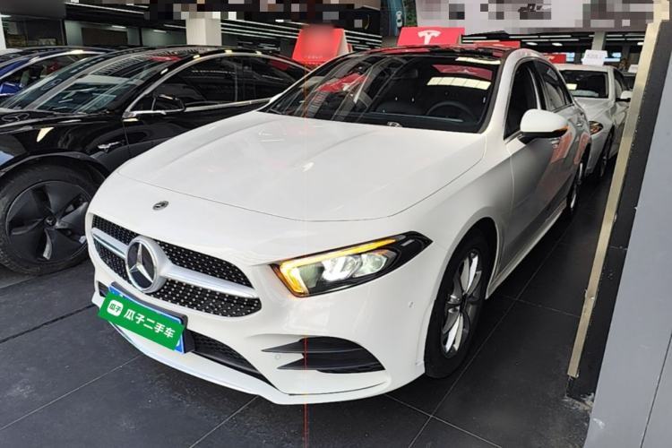 Ojetý Mercedes-Benz A-Class 2022 Restyled A 200 L Sport Sedan Fashion Version Guazi used car, China used car export, Used car for sale, Used cars, Cheapest cars for sale