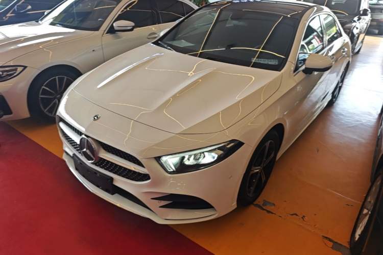 Used Mercedes-Benz A-Class 2022 Revised Version A 200 L Sport Sedan Fashionable Style Guazi used car, China used car export, Used car for sale, Used cars, Cheapest cars for sale