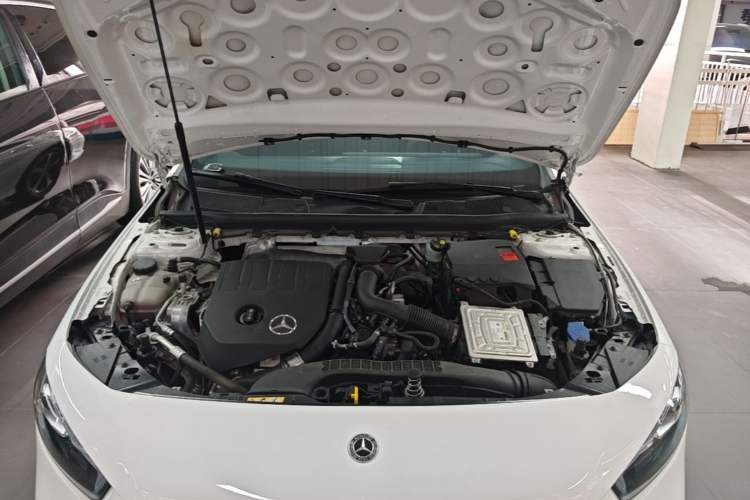 Used Mercedes-Benz A-Class 2022 Revised Version A 200 L Sport Sedan Fashionable Style Engine Bay