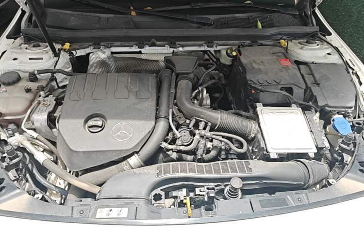 Used Mercedes-Benz A-Class 2022 Revised Version A 200 L Sport Sedan Fashionable Style Engine Bay