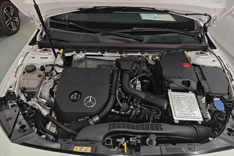 Used Mercedes-Benz A-Class 2022 Revised Version A 200 L Sport Sedan Fashionable Style Engine Bay