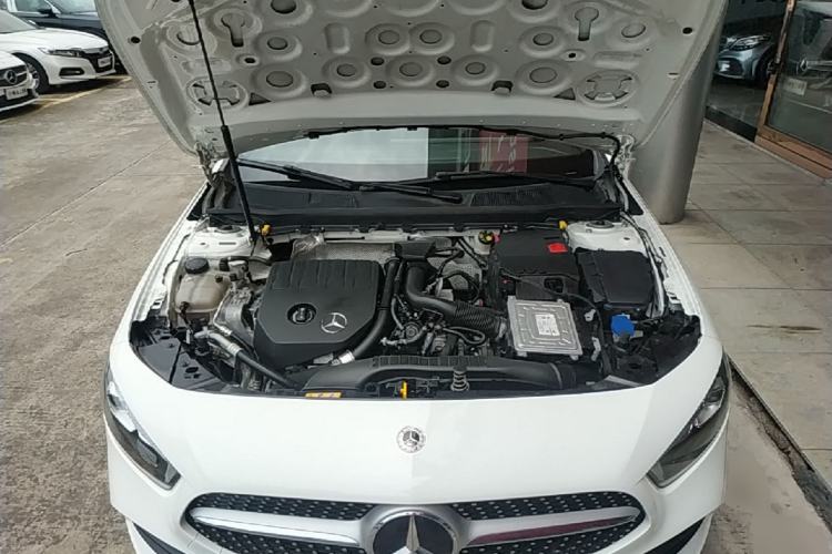 Used Mercedes-Benz A-Class 2022 Revised Version A 200 L Sport Sedan Fashionable Style Engine Bay
