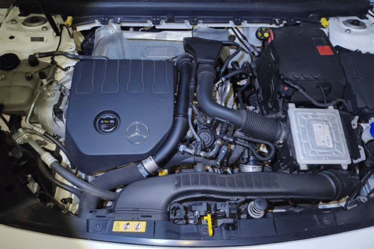 Used Mercedes-Benz A-Class 2022 Revised Version A 200 L Sport Sedan Fashionable Style Engine Bay