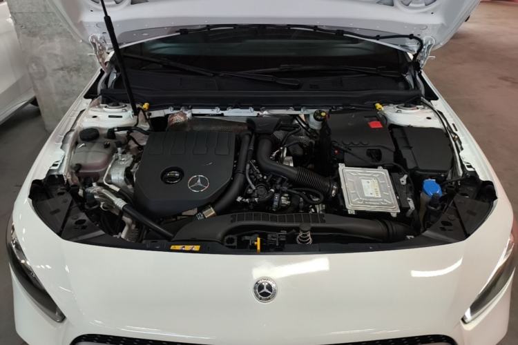 Used Mercedes-Benz A-Class 2022 Revised Version A 200 L Sport Sedan Fashionable Style Engine Bay
