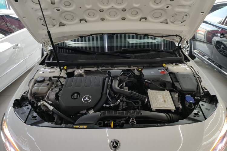 Used Mercedes-Benz A-Class 2022 Revised Version A 200 L Sport Sedan Fashionable Style Engine Bay