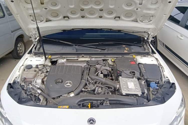 Used Mercedes-Benz A-Class 2022 Revised Version A 200 L Sport Sedan Fashionable Style Engine Bay