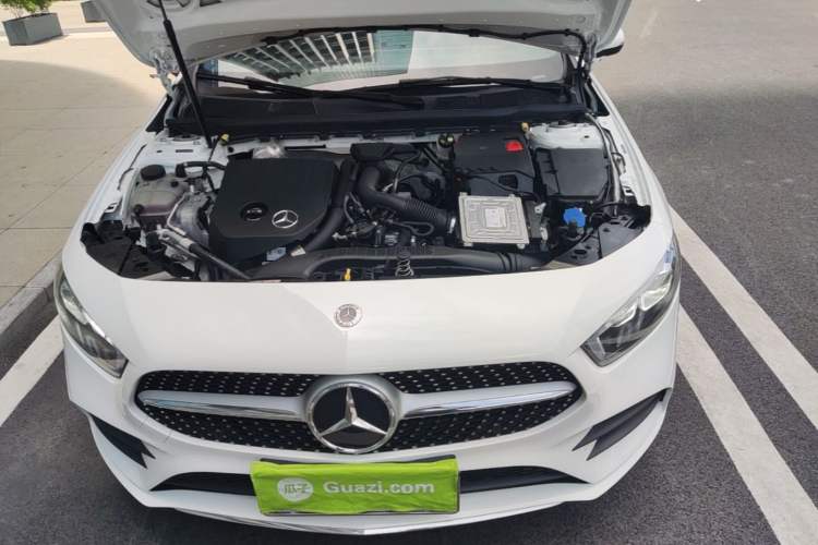 Used Mercedes-Benz A-Class 2022 Revised Version A 200 L Sport Sedan Fashionable Style Engine Bay