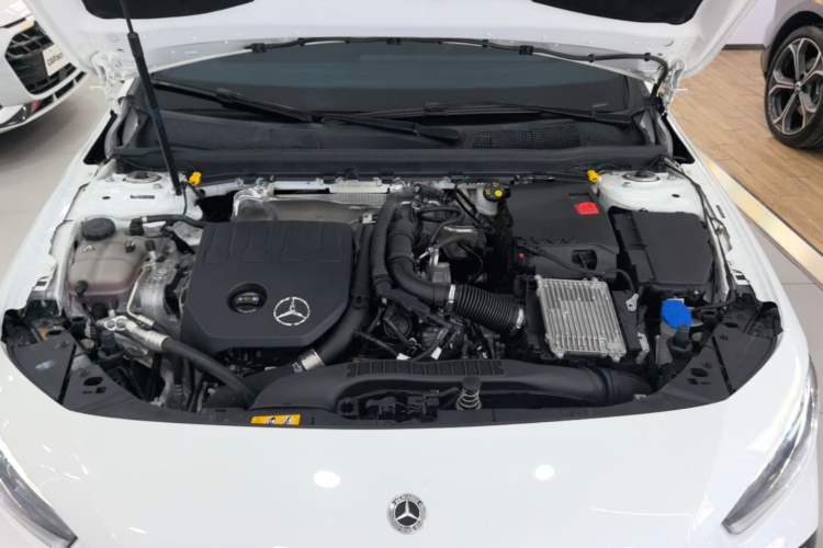 Used Mercedes-Benz A-Class 2022 Revised Version A 200 L Sport Sedan Fashionable Style Engine Bay